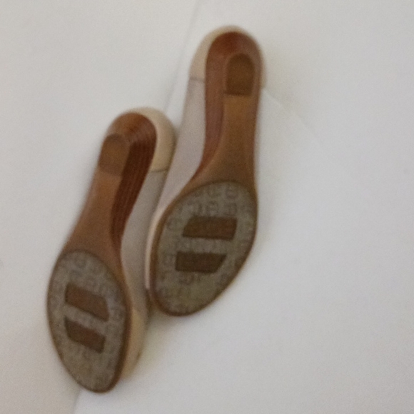 Etienne Aigner tan open toe flats-sz 7 1/2 - Picture 7 of 8